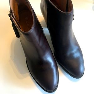 Vionic weather resistant booties